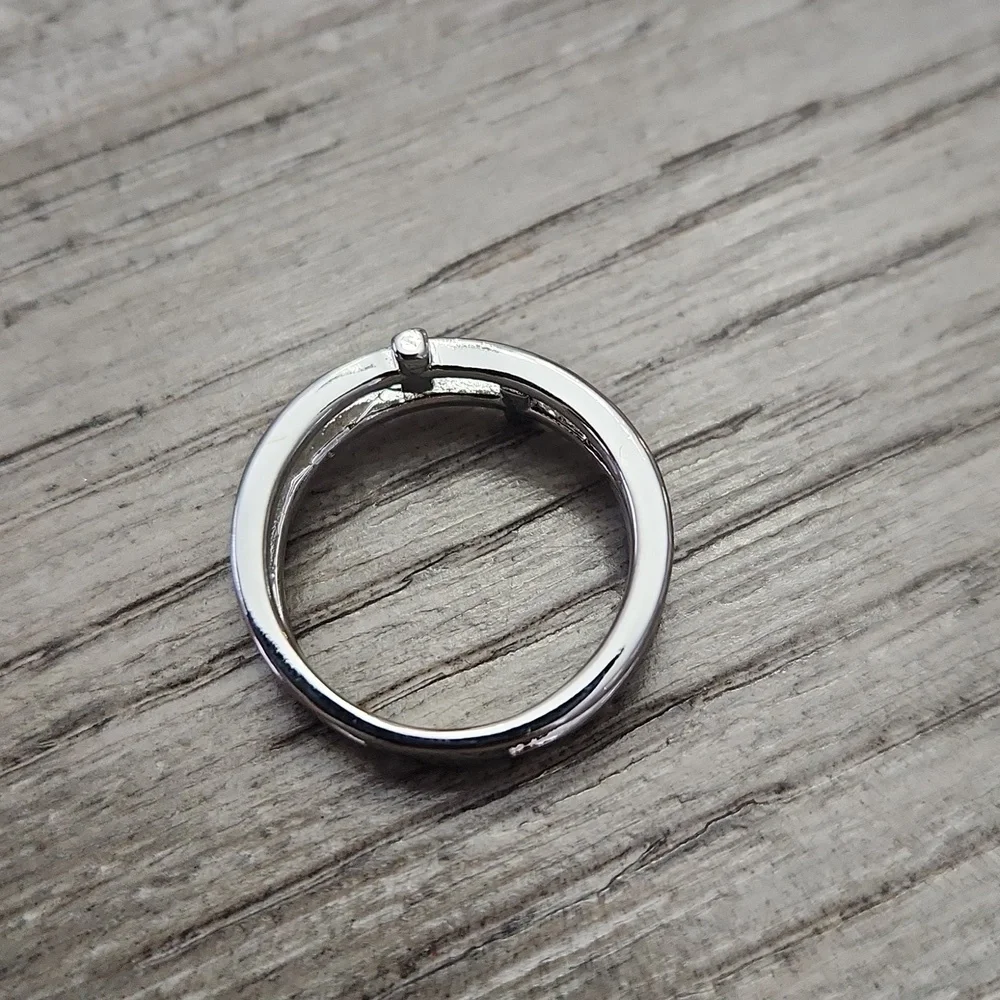 NWT CROSSES SILVER PLATED ZIRCON RING - Picture 5 of 6